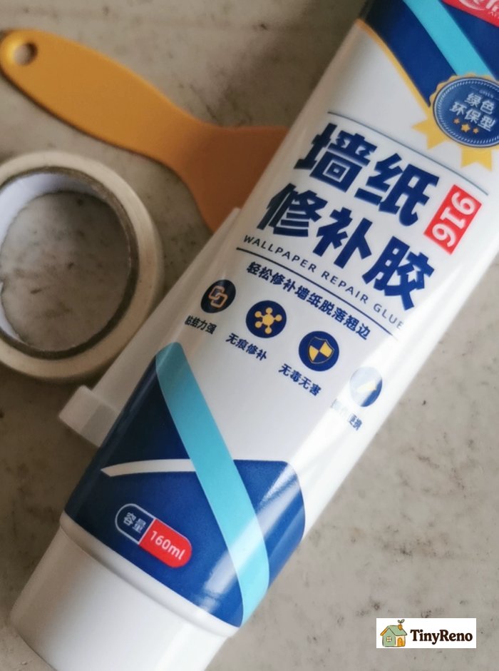 This wallpaper-specific product works exceptionally well, preventing the wallpaper from peeling at the edges.