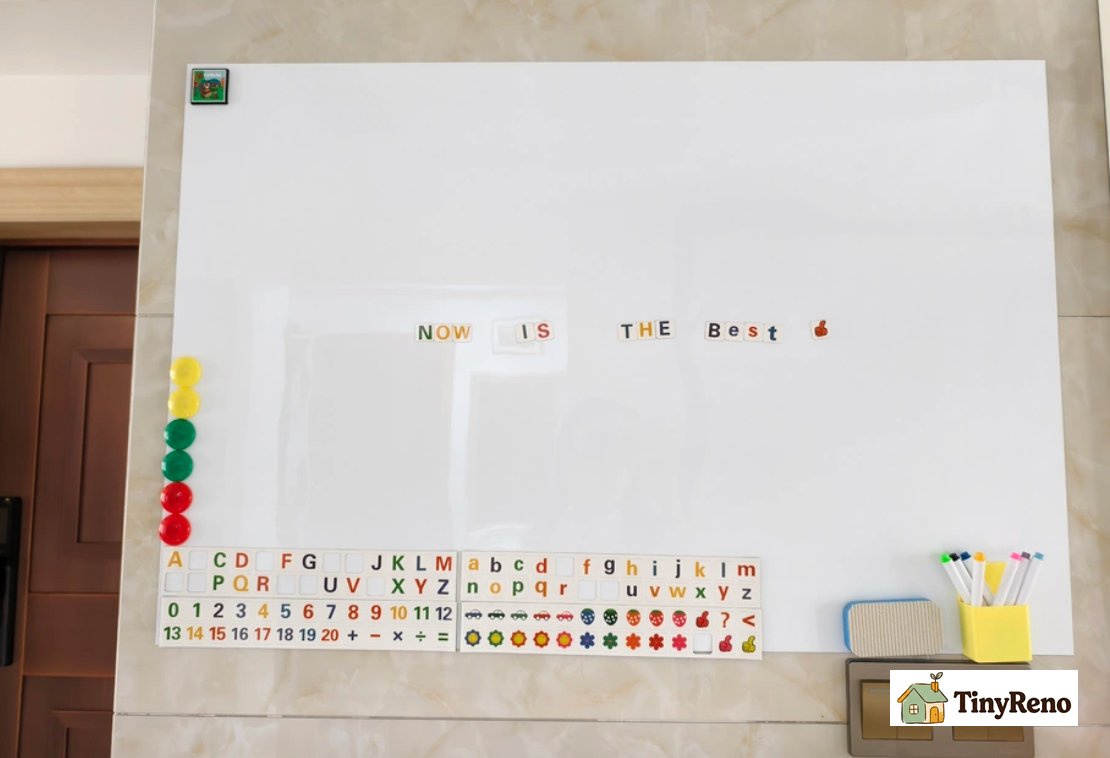 This blackboard is easy to install and use.