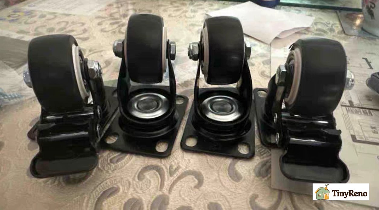 2 with brakes and 2 without brakes